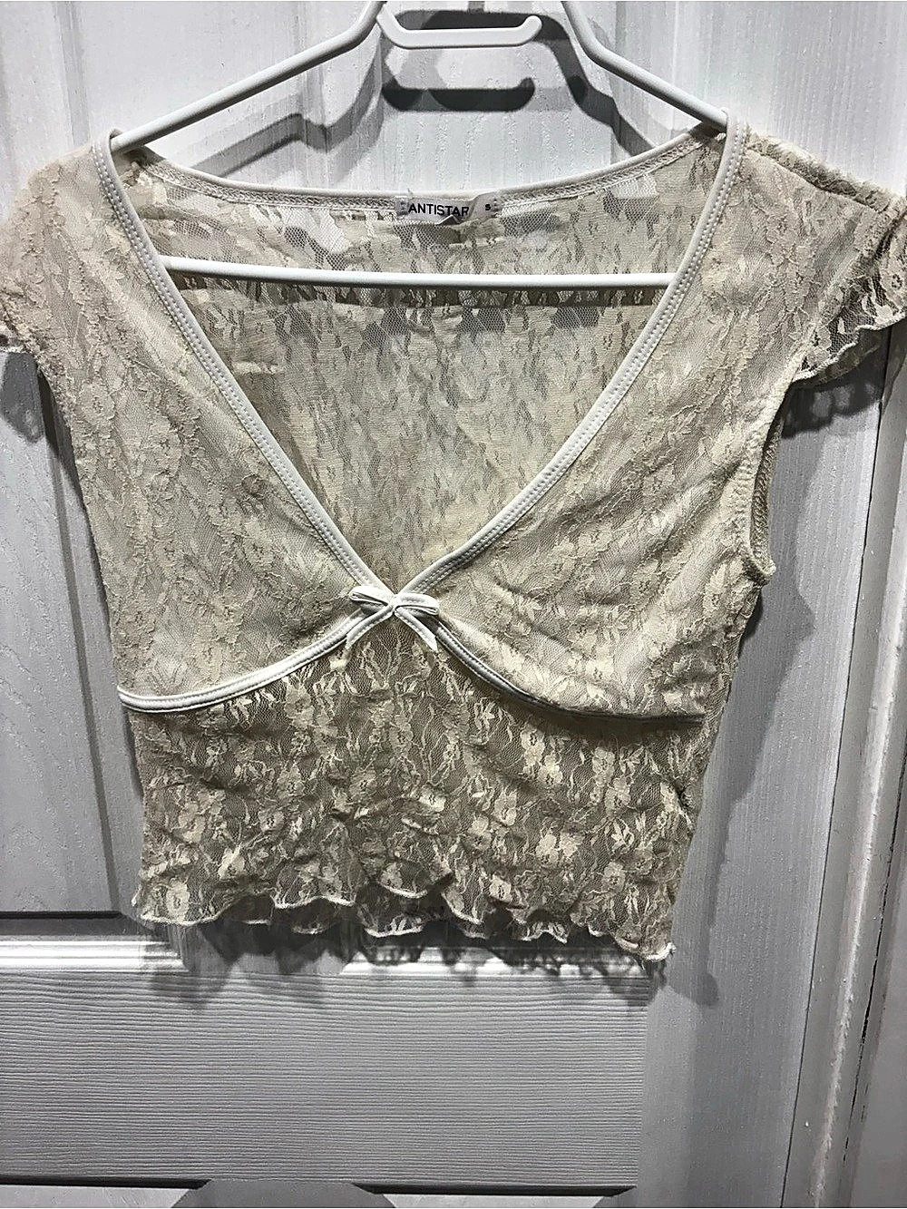 ANTISTAR Lace Crop Top in Cream Size Small Like New